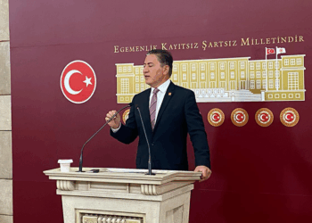 Komisyonun adında, 'demokrasi' ve 'adalet' kavramları olmalı