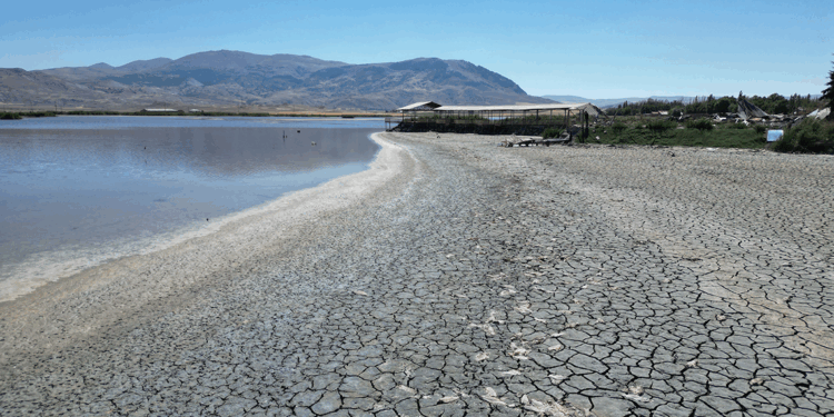 Kuraklıktan etkilenen Ulaş Gölü’ne ‘can suyu’