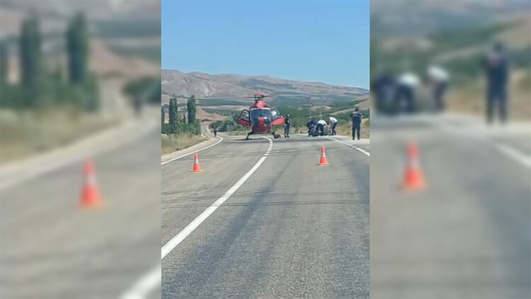 Malatya'da ambulans helikopter kara yoluna inip hasta aldı