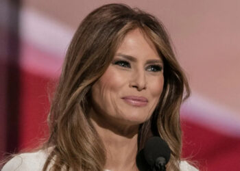 Donald Trump'ın eşi Melania Trump, Putin'e mektup yazdı