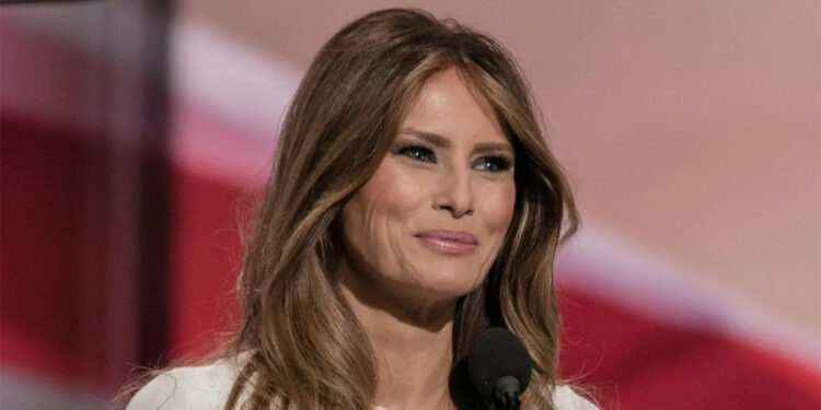 Donald Trump'ın eşi Melania Trump, Putin'e mektup yazdı