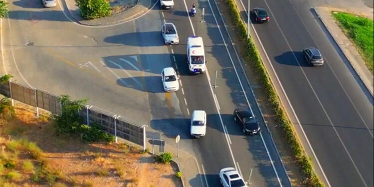 Hayat koridoru trafik denetim dronuyla görüntülendi