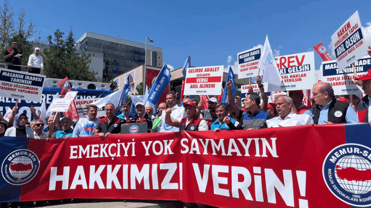 Memur-Sen'den, Hazine ve Maliye Bakanlığı önünde açıklama