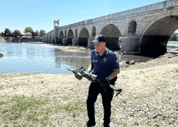 Meriç Nehri'nde sular çekildi, tarihi tüfek bulundu