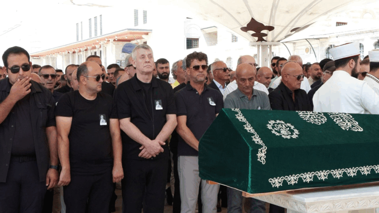 Metin Şentürk'ün kardeşi Bayram Şentürk toprağa verildi