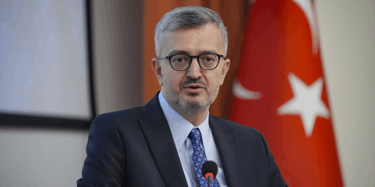 Mevcut hakaret dilinden Özgür Özel'in bir an önce kurtulması gerekiyor