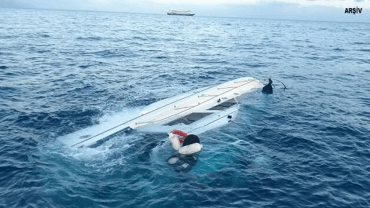 Milas açıklarında tekne alabora oldu: 6 kişi kurtarıldı, 2 çocuk kayıp