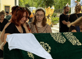 Münir Özkul'un eşi Umman Özkul son yolculuğuna uğurlandı