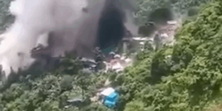 Myanmar'da ordunun hava saldırısında 32 kişi hayatını kaybetti