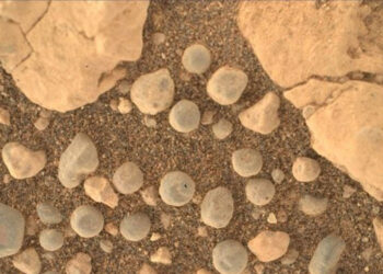 Mars yüzeyinde gizemli yuvarlak kayaç küreler keşfedildi