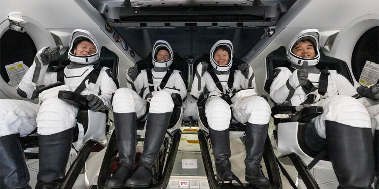 NASA'nın Crew-10 ekibi dünyaya döndü