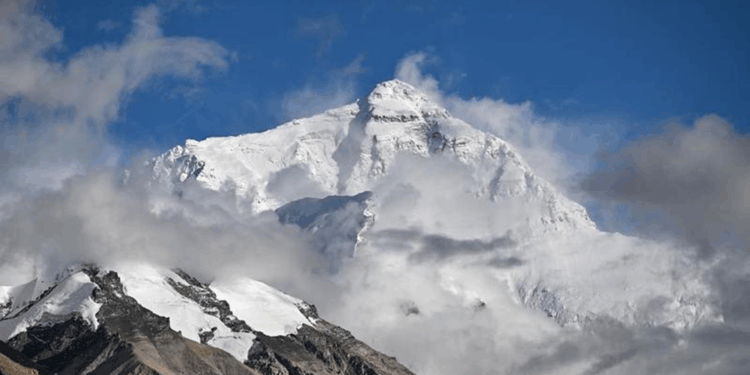 Nepal, Himalayalar'daki 97 zirveyi iki yıl ücretsiz tırmanışa açacak