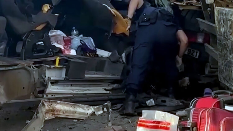 Öğrencileri taşıyan minibüs TIR'a çarptı: 2 ölü, 10 yaralı