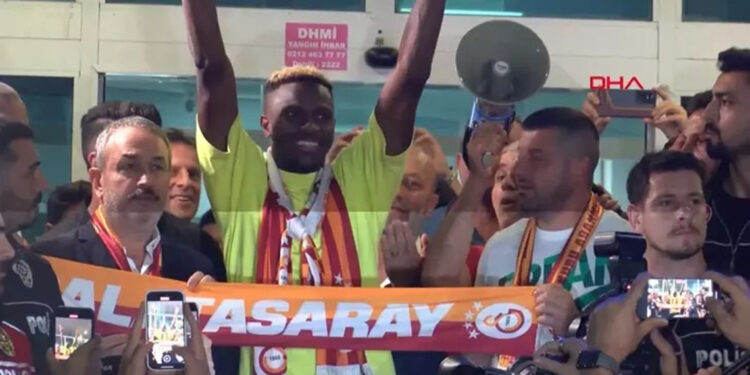 Victor Osimhen bir rekorun daha sahibi oldu