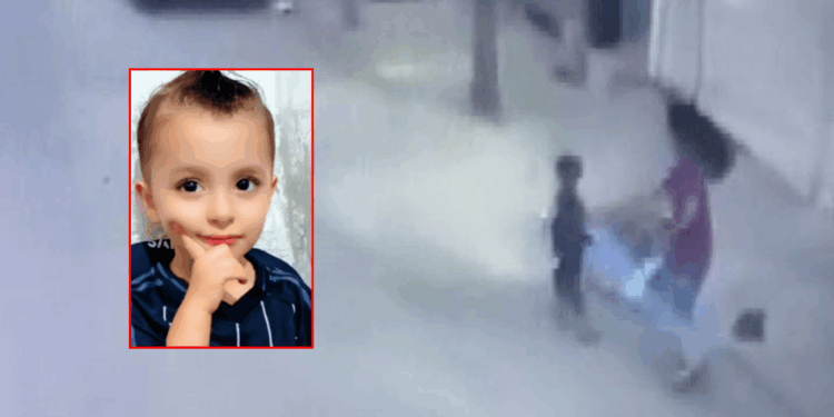 Otobüsün çarptığı Muhammed öldü; kaza kamerada