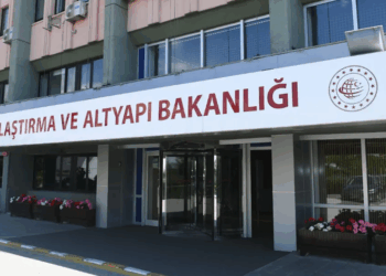 Otoyol ve köprülerde herhangi bir hasar tespit edilmedi