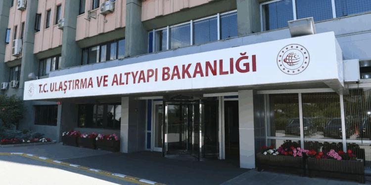 Otoyol ve köprülerde herhangi bir hasar tespit edilmedi