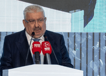 Özel'in hırçınlık ve saldırganlığı, suçunu bastırma çabasından
