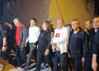 Özgür Özel, Zafer Yolu yürüyüşüne katıldı