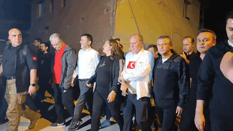 Özgür Özel, Zafer Yolu yürüyüşüne katıldı