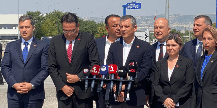 Özgür Özel'den TUSAŞ'a ziyaret