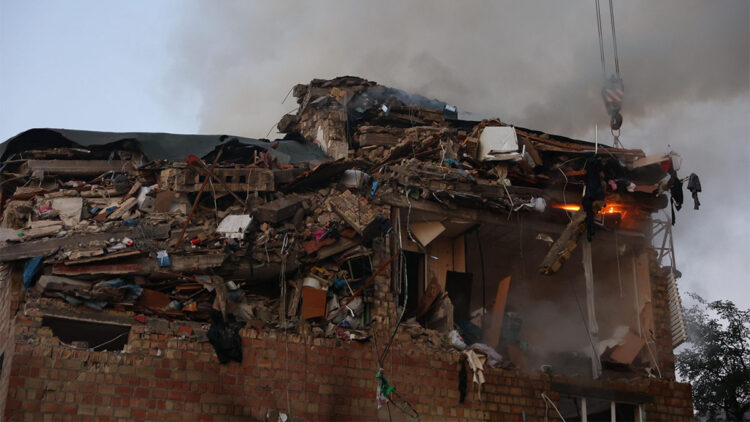 Rusya'nın Kiev'e düzenlediği hava saldırısında 14 kişi öldü