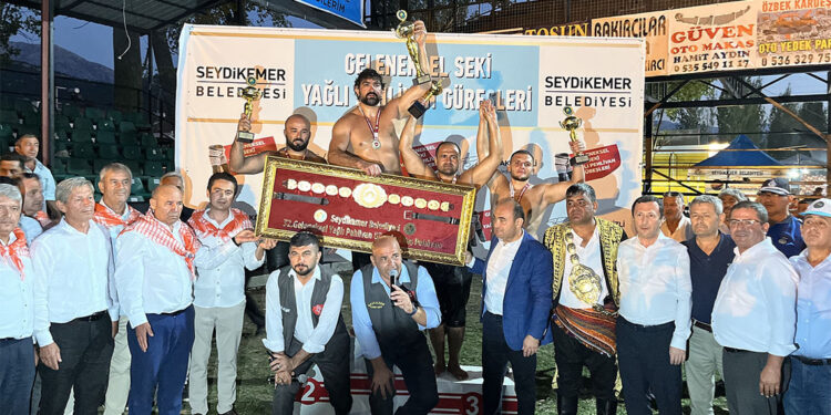 Seki Yağlı Pehlivan Güreşleri'nde İsmail Koç başpehlivan oldu