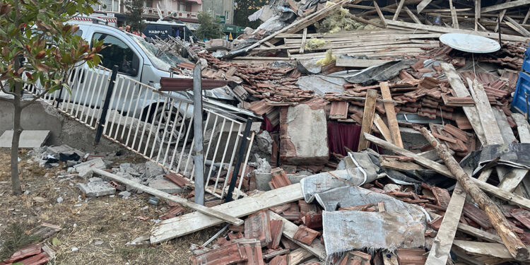 Sındırgı'da depremde yıkılan yapı sahibi tutuklandı