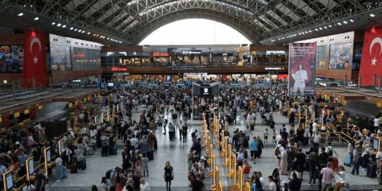 Sabiha Gökçen Havalimanı günlük uçuş rekorunu kırdı