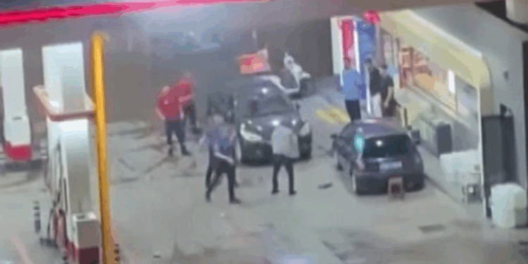 Sancaktepe'de alkollü kişiye şiddet uygulayan polis görevden uzaklaştırıldı