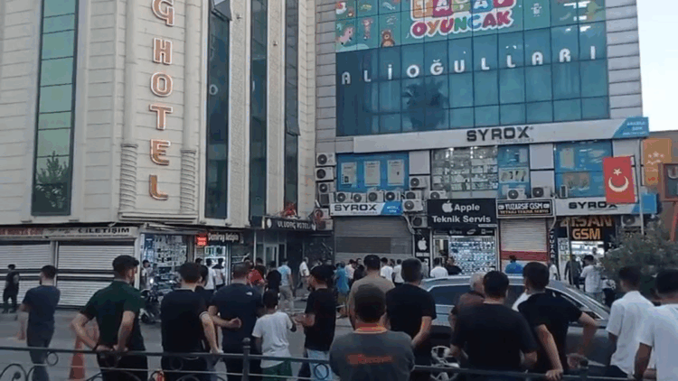 Şanlıurfa'da alacak tartışmasında oteli kurşunladılar: 8 gözaltı