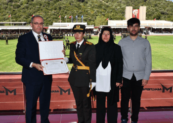 Şehit Ömer Halisdemir'in kızı Elif Nur teğmen oldu