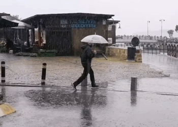 Silivri'de sağanak yağış etkili oldu