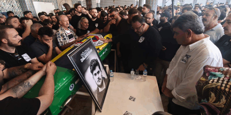 Sosyal medya yayıncısı 'Jrokez', son yolculuğuna uğurlandı