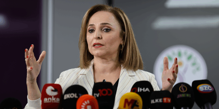 Süreci, karşılıklı değişim ve dönüşüm süreci olarak ele almalıyız