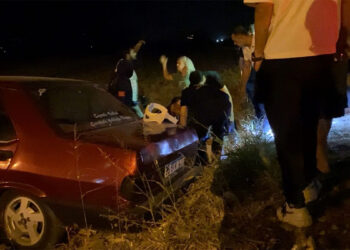 Tartıştığı damadının otomobili ile kaçarken tarlaya uçtu