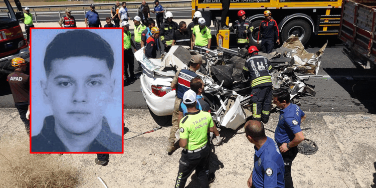 TIR'ın altına giren otomobilin sürücüsü Burak hayatını kaybetti