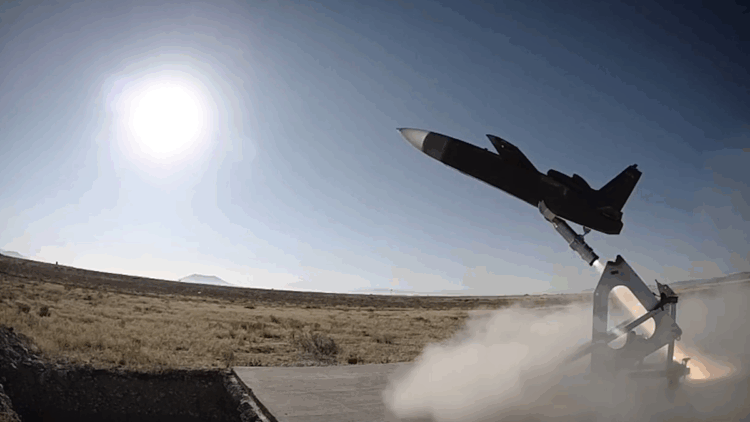 TUSAŞ'ın geliştirdiği Şimşek K, ilk yerden kalkışını başarıyla tamamladı