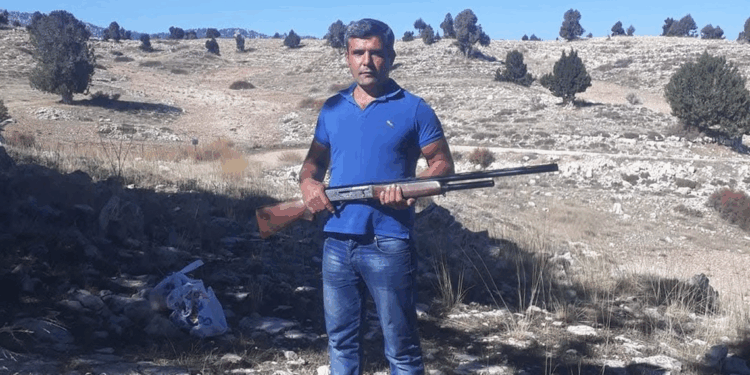 Tartıştığı kadını öldürüp intihara kalkıştı