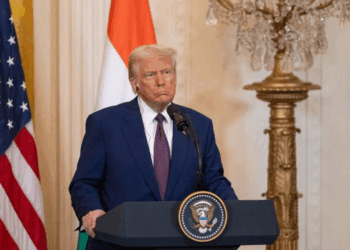 Trump iki nükleer denizaltının, harekete geçtiğini duyurdu