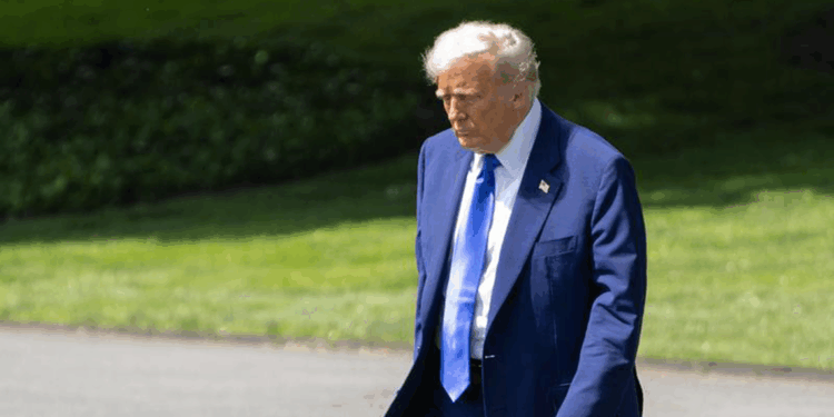 Trump, uzay endüstrisi yükümlülüklerini azaltmak için kararname imzaladı