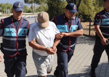 Turistleri gizlice çeken şüpheliye gözaltı