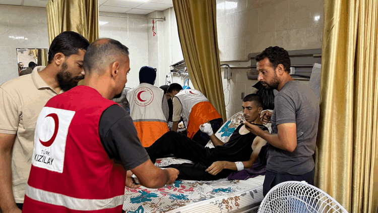 Türk Kızılay, Gazze'deki El Kudüs Hastanesine her gün yemek ulaştırıyor