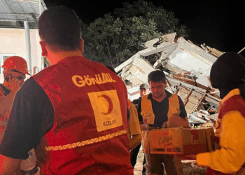 Türk Kızılay’dan, deprem sonrası afetzedelere beslenme desteği