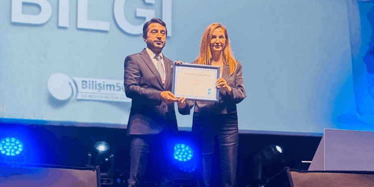 Turkcell Global Bilgi, ‘Bilişim 500’de birincilik ödülü aldığını duyurdu