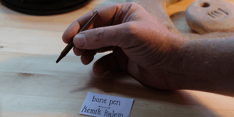 Türkmen Karahöyük'te 2 bin yıllık kalem bulundu