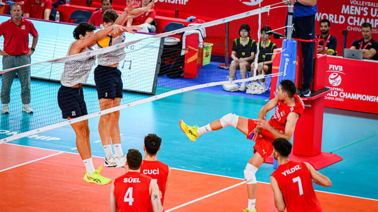 21 Yaş Altı Erkek Voleybol Milli Takımımız ABD'ye 3-2 mağlup oldu
