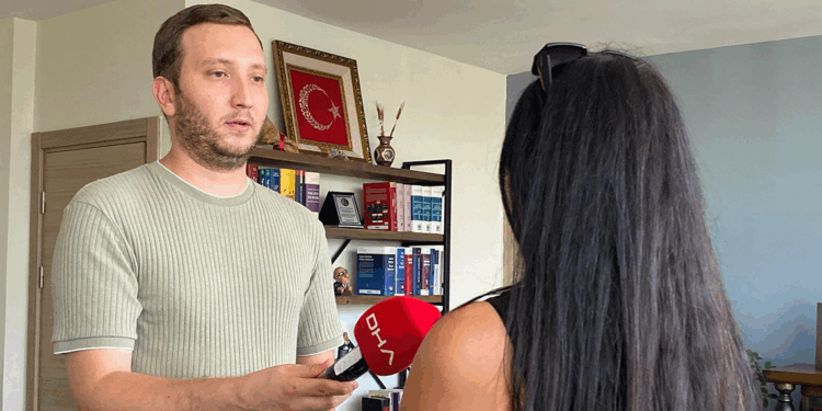 Uyurken cep telefonuna sızıp, 628 bin TL dolandırdılar