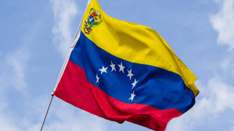 Venezuela, Kolombiya sınırına 15 bin asker konuşlandıracak