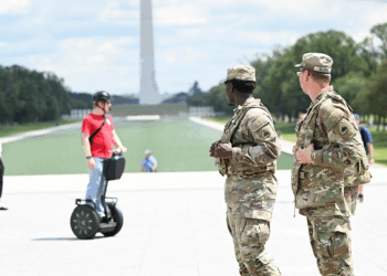 Washington'a sevk edilen Ulusal Muhafızlar yerlerine yerleşti
